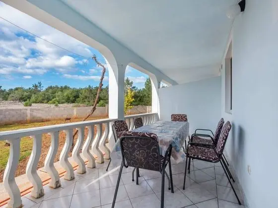 Homely Apartment in Vir With Balcony - Yerinde Yemek