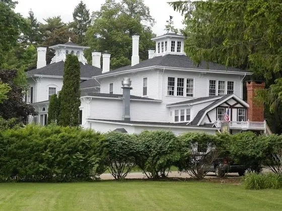 Homeport Inn and Tavern