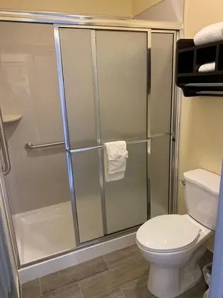 HomeStay Inn & Suites Edinburg - Banyo Tipleri