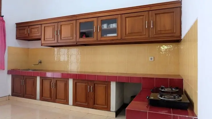 Homestay Jogja 4 Kamar Tidur Full AC Seputaran Umbulharjo dekat Gembira Loka - Mutfak