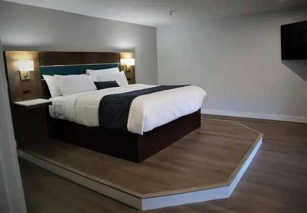 Homestay Suites - Studios & Spas - Oda