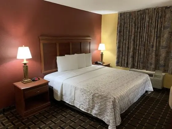 HomeTown Inn & Suites - Oda