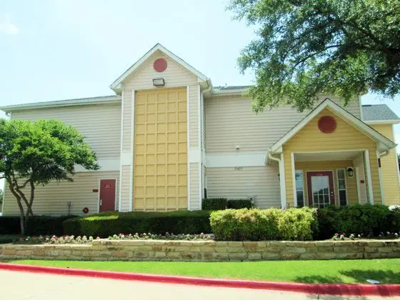 HomeTowne Studios Dallas - North Addison/Tollway