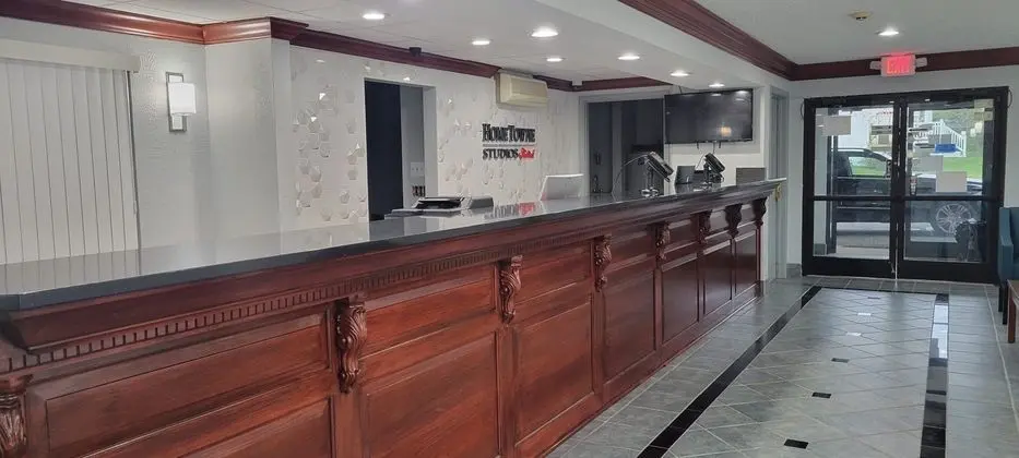 HomeTowne Studios by Red Roof Egg Harbor-Atlantic City Airport - Lobi