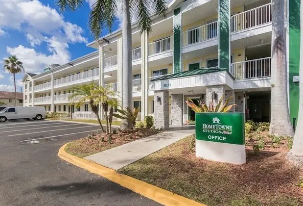 HomeTowne Studios by Red Roof Fort Lauderdale