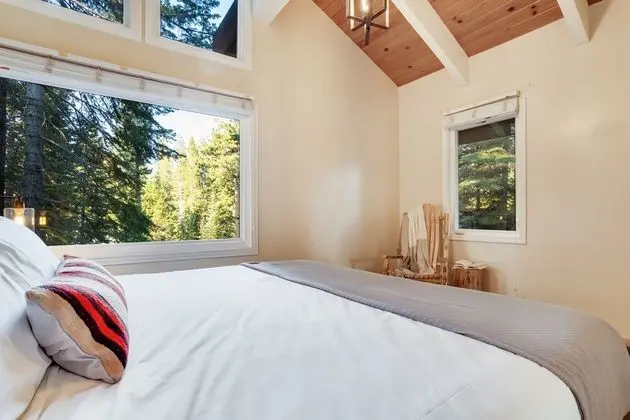 Homewood by Avantstay Amazing Family Cabin w/ Hot Tub & Sauna - İç Mekan