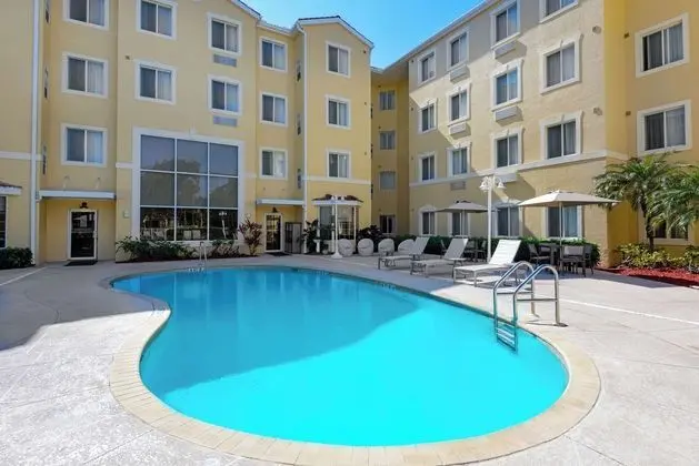 Homewood Suites Bonita Springs - Havuz