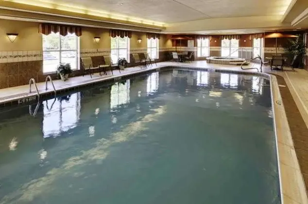 Homewood Suites by Hilton Cleveland-Beachwood - Havuz