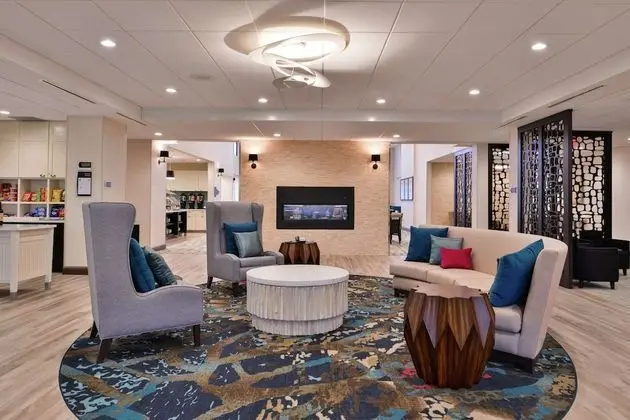 Homewood Suites by Hilton Des Moines Airport - Lobi