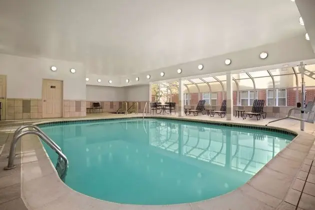 Homewood Suites Dallas/Park Central - Havuz