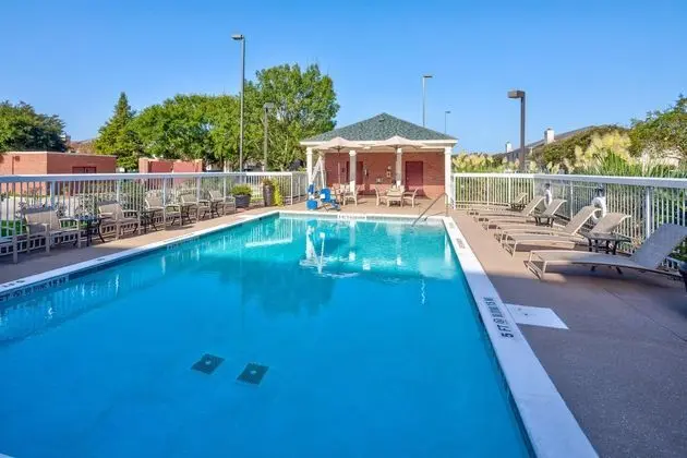 Homewood Suites by Hilton Baton Rouge - Havuz