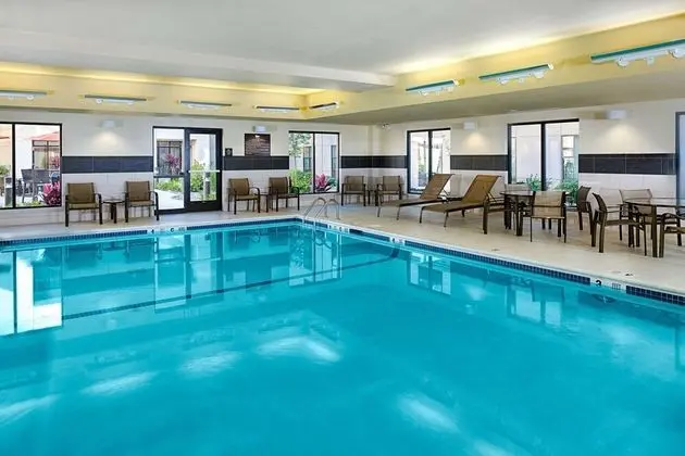 Homewood Suites by Hilton Carle Place - Garden City, NY - Havuz