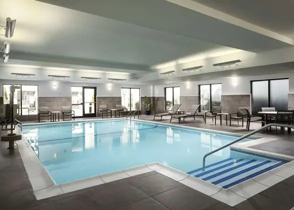 Homewood Suites by Hilton Carle Place - Garden City, NY - Havuz