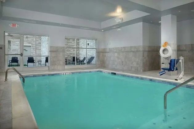 Homewood Suites by Hilton Cincinnati-Midtown, OH - Havuz