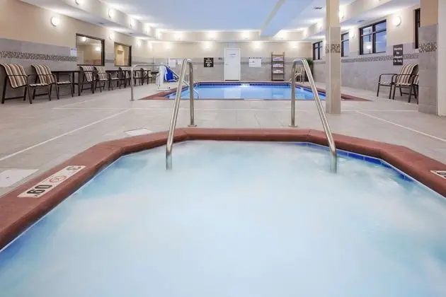 Homewood Suites by Hilton Davenport - Havuz