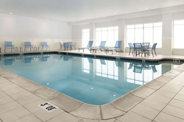 Homewood Suites by Hilton Detroit-Troy - Havuz