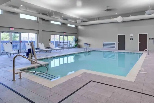 Homewood Suites by Hilton East Lansing, MI - Havuz