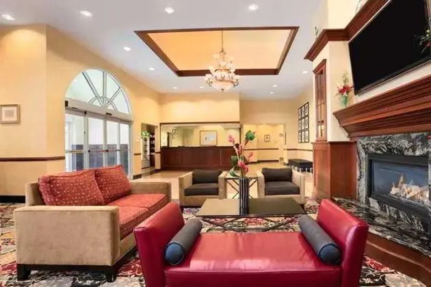 Homewood Suites by Hilton Edgewater-NYC Area