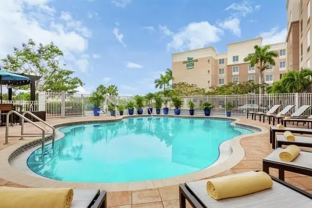 Homewood Suites by Hilton Fort Myers Airport - Havuz