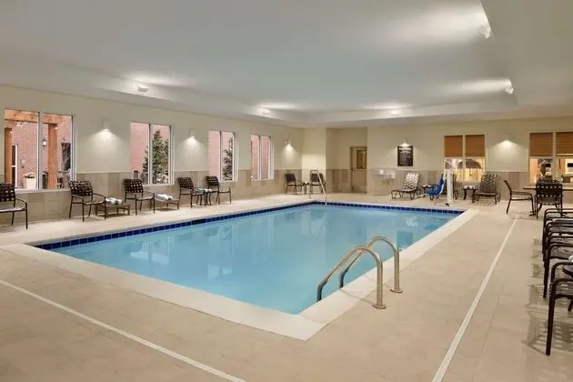 Homewood Suites by Hilton Kalamazoo-Portage - Havuz