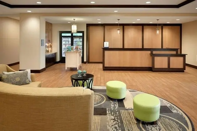 Homewood Suites by Hilton Kalamazoo-Portage - Lobi