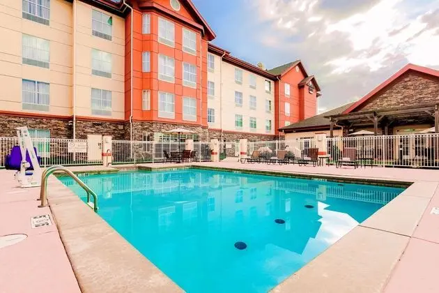 Homewood Suites by Hilton Lawton, OK - Havuz