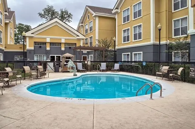 Homewood Suites by Hilton Mobile Airport-University Area - Havuz