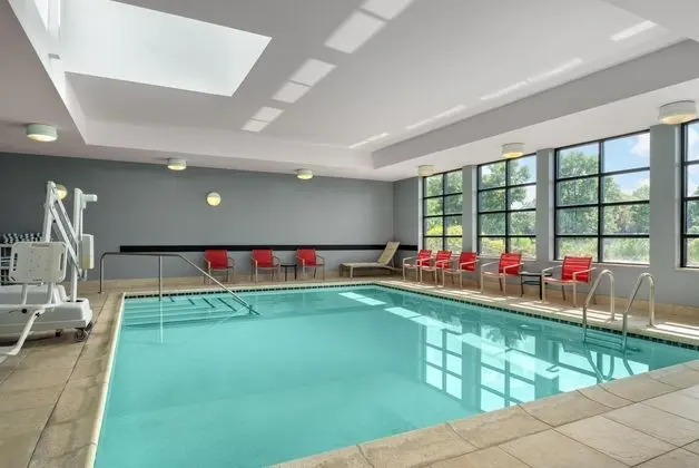 Homewood Suites by Hilton Newtown, PA - Havuz