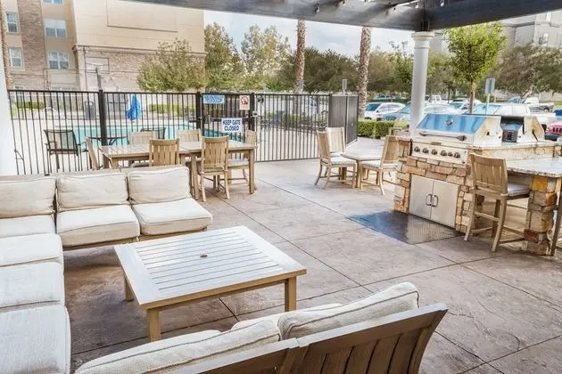 Homewood Suites by Hilton Ontario-Rancho - Havuz