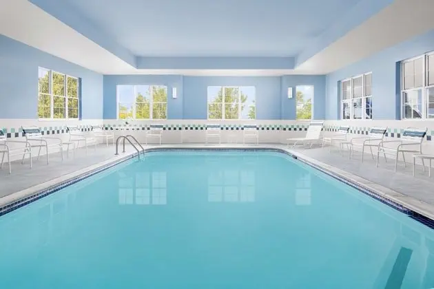 Homewood Suites by Hilton Portsmouth - Havuz