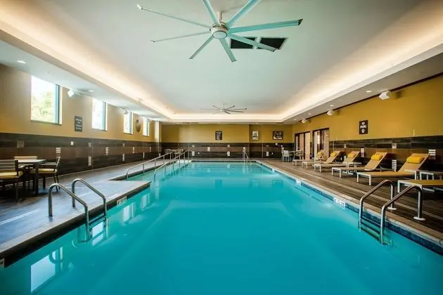 Homewood Suites by Hilton Salina Downtown - Havuz
