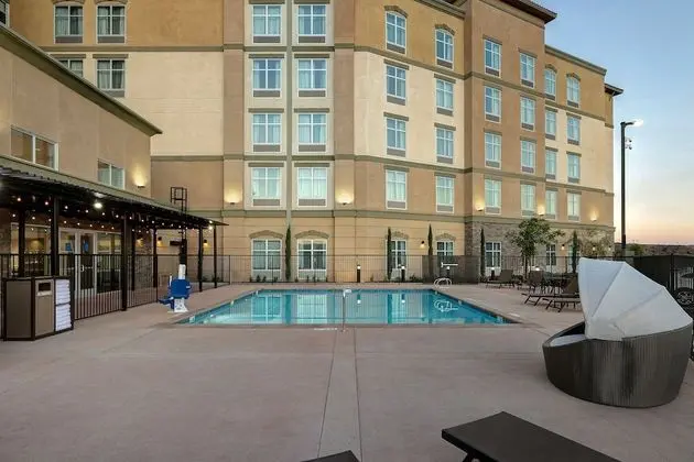 Homewood Suites by Hilton Santa Clarita - Havuz