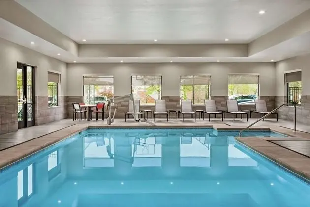 Homewood Suites by Hilton Springfield Medical District - Havuz