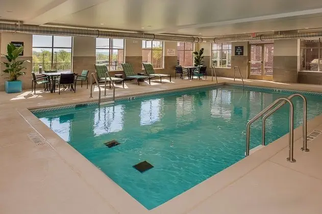 Homewood Suites by Hilton St. Louis Westport - Havuz
