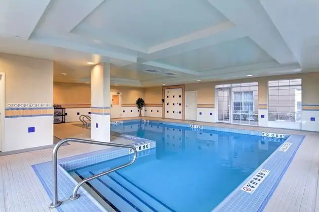 Homewood Suites by Hilton Sudbury - Havuz