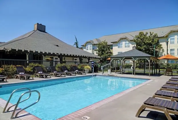 Homewood Suites by Hilton Vancouver Portland - Havuz