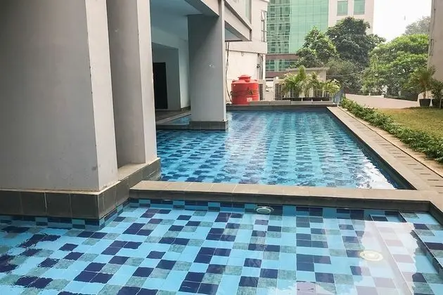 Homey and Comfortable 1BR Apartment at Royal Olive Residence - Havuz