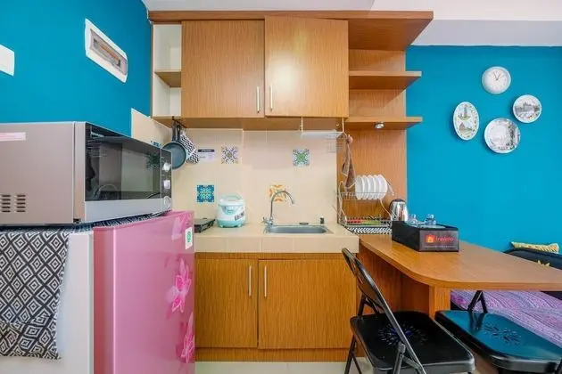 Homey and Comfortable 1BR Apartment at Royal Olive Residence - Mutfak