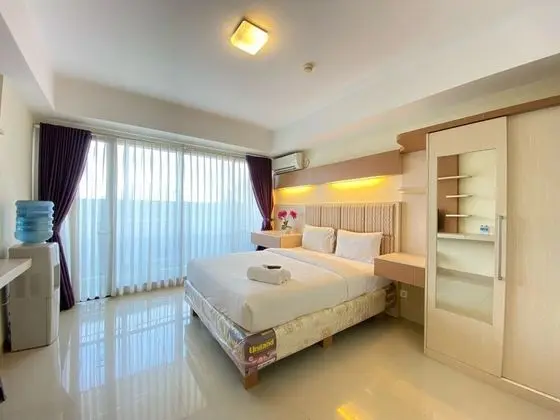 Homey Furnished Studio At Beverly Dago Apartment - İç Mekan