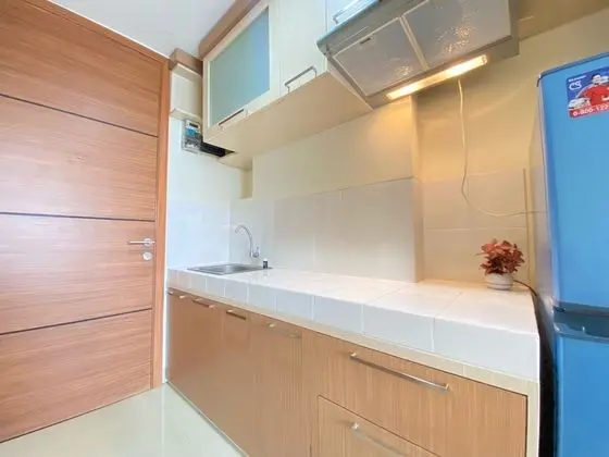 Homey Furnished Studio At Beverly Dago Apartment - Mutfak