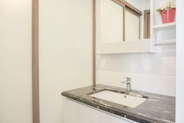 Homey And High Floor 2Br At Sky House Bsd Apartment - Mutfak