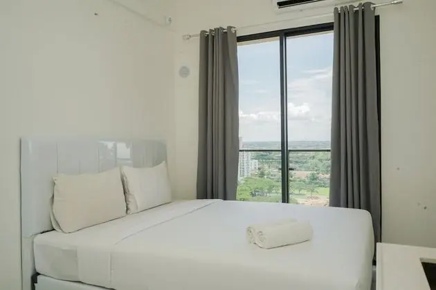 Homey And Minimalist Studio At Sky House Bsd Apartment