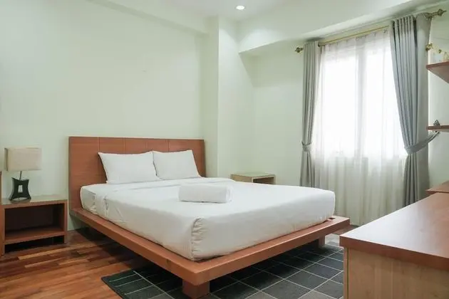 Homey and Modern with City View 2BR Poins Square Apartment