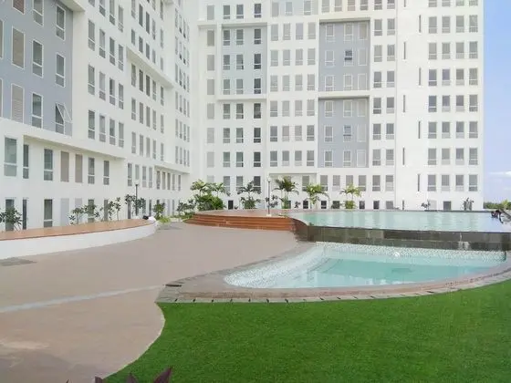 Homey And Nice 2Br At Patraland Urbano Apartment