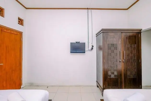 Homey And Simply Studio At Graha Wishnu Guest House - Oda