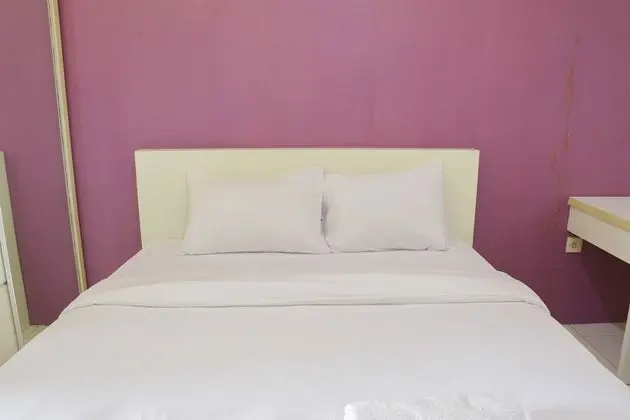 Homey and Simply Studio Room at Kebagusan City Apartment