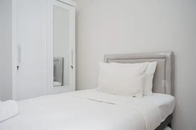 Homey And Simply Studio At Transpark Bintaro Apartment