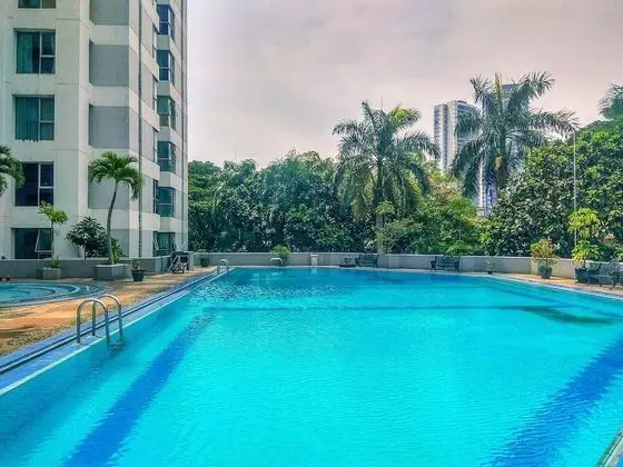 Homey and Spacious 3BR Kondominium Juanda Apartment