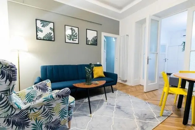 Homey - Strada Sfintilor 5