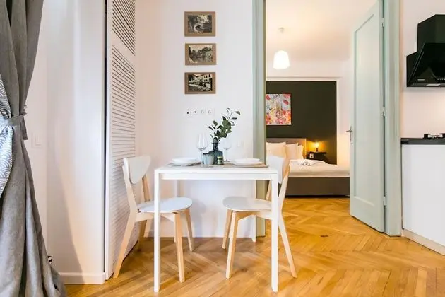 Homey - Strada Sfintilor 5 - Oda Düzeni